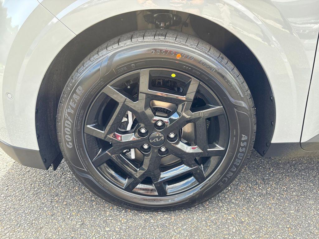 new 2026 Kia Carnival car, priced at $49,880