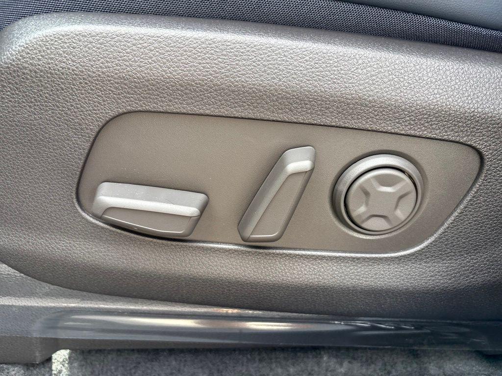 new 2026 Kia Carnival car, priced at $49,880