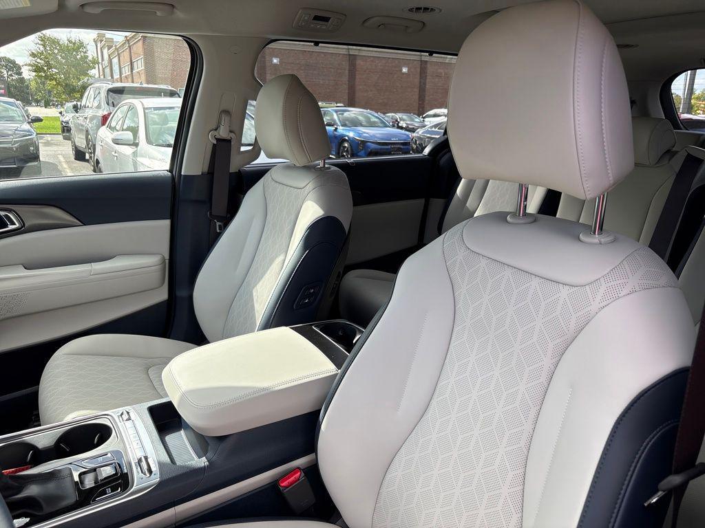 new 2026 Kia Carnival car, priced at $49,880