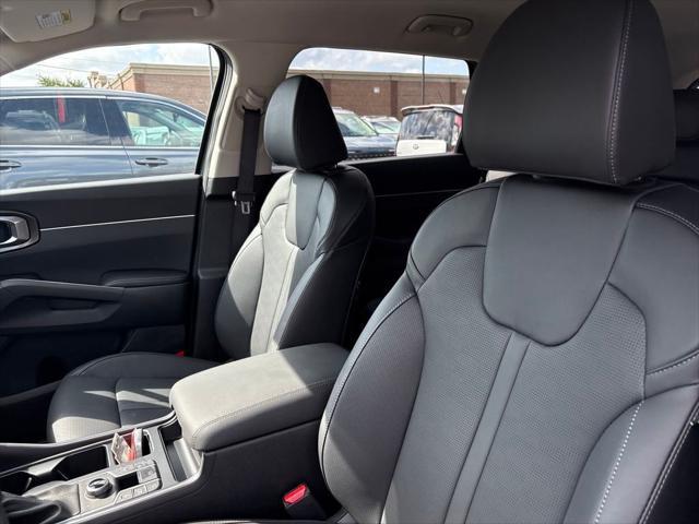 new 2025 Kia Sorento car, priced at $38,940