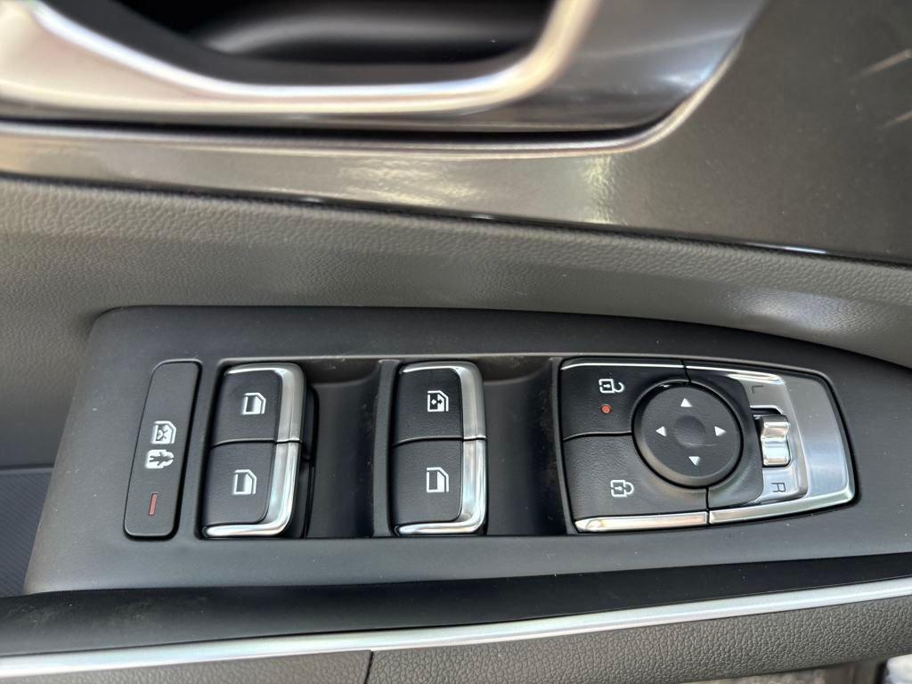 new 2025 Kia Sorento car, priced at $37,940