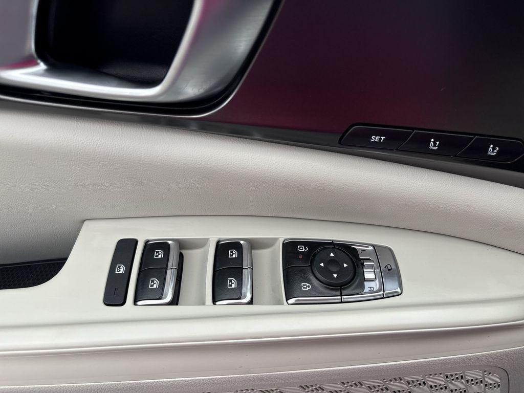 new 2025 Kia Carnival car, priced at $48,170