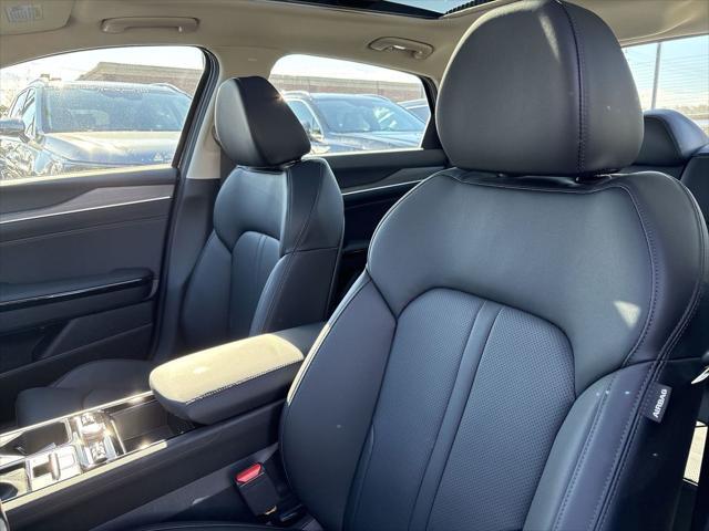 new 2025 Kia K5 car, priced at $35,295
