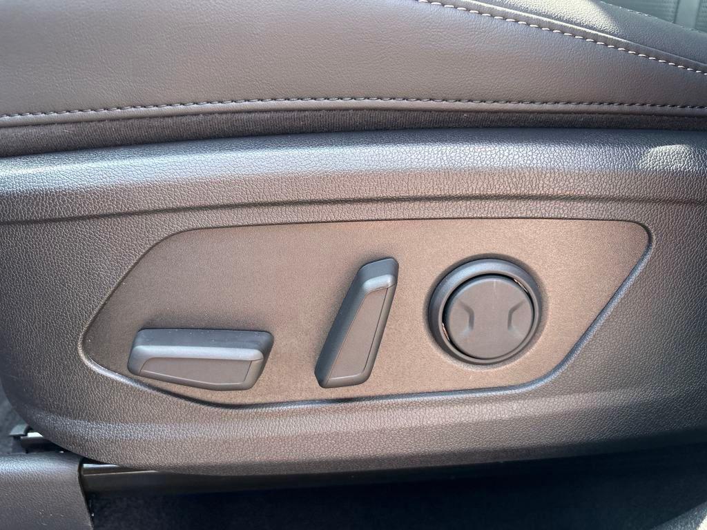 new 2025 Kia Sorento car, priced at $37,030