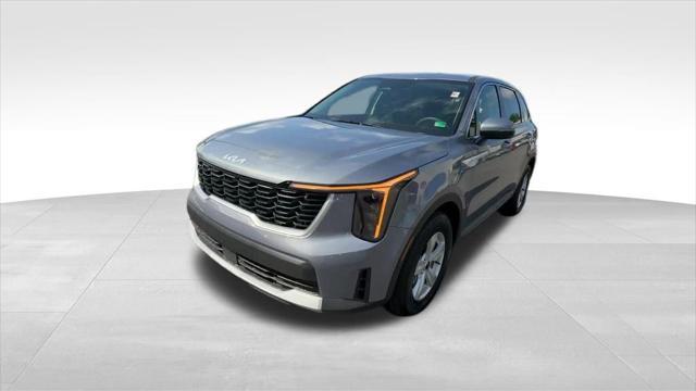 new 2025 Kia Sorento car, priced at $34,010
