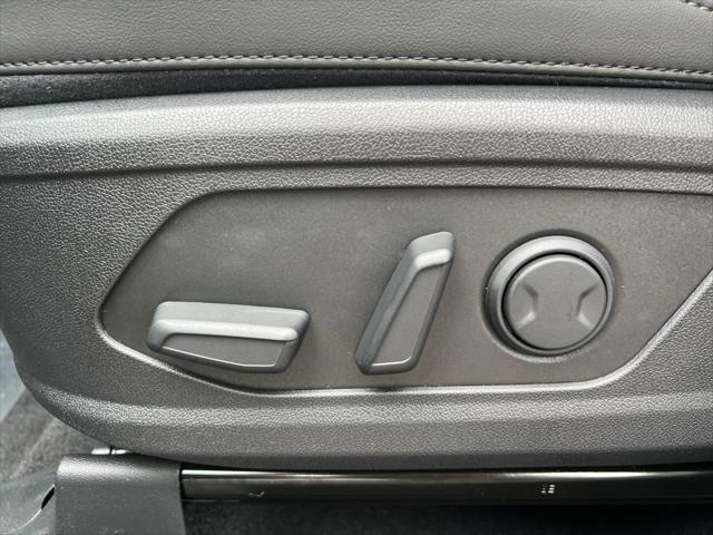 new 2025 Kia Sorento car, priced at $39,640
