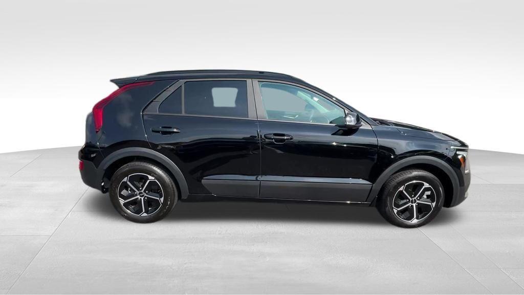new 2025 Kia Niro car, priced at $31,125