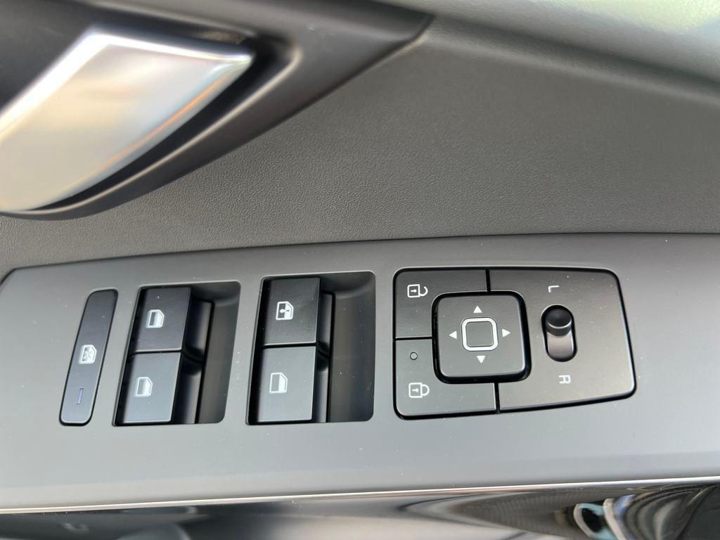 new 2025 Kia Niro car, priced at $31,125