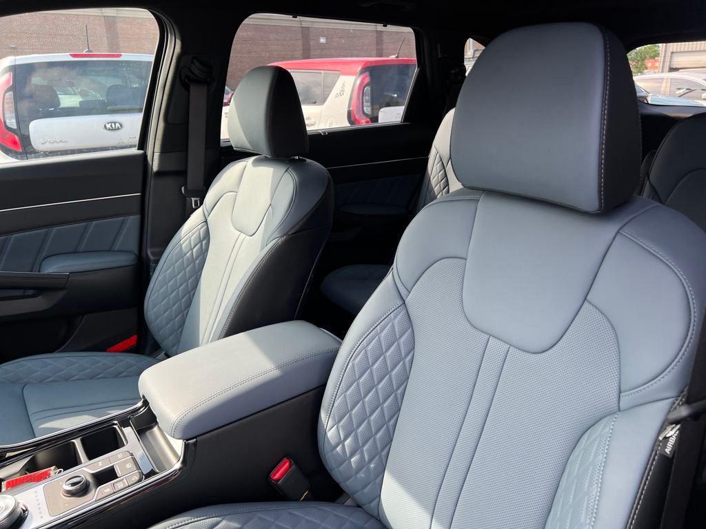 new 2025 Kia Sorento Hybrid car, priced at $48,065