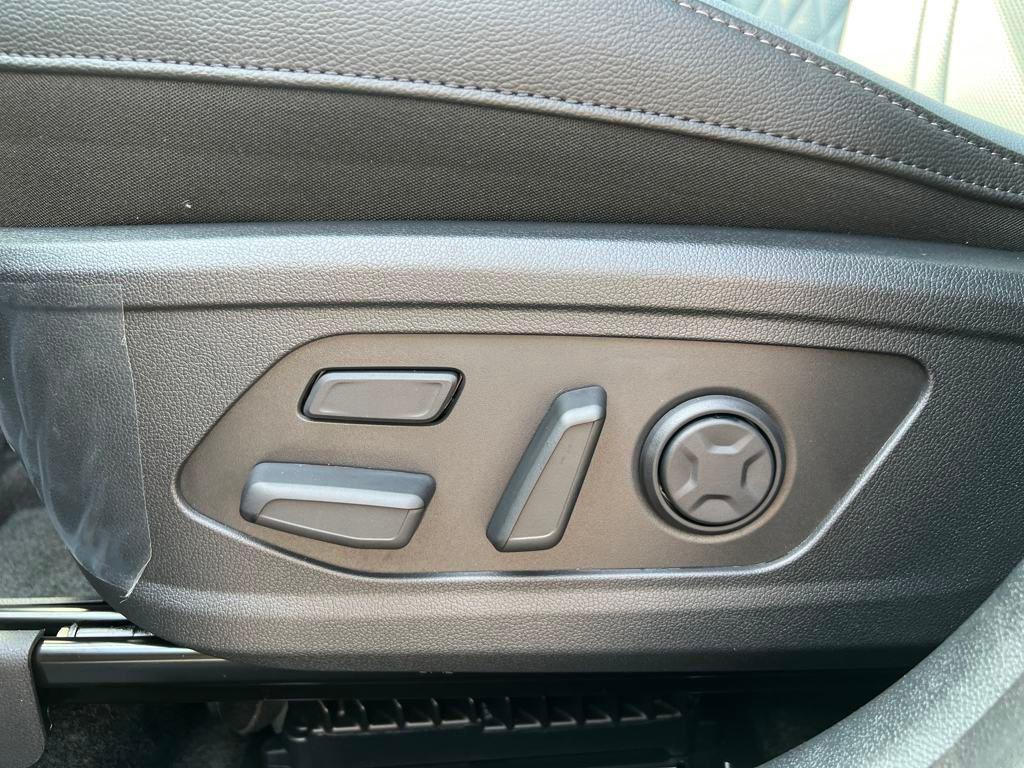 new 2025 Kia Sorento Hybrid car, priced at $48,065