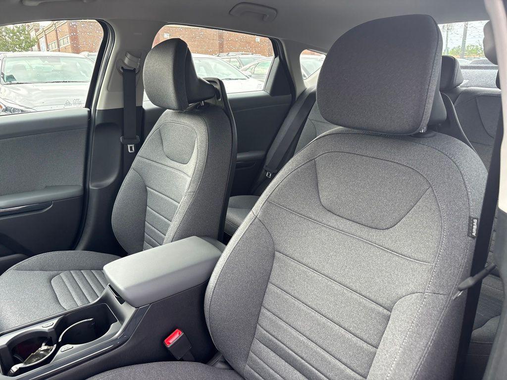 new 2025 Kia K4 car, priced at $24,725