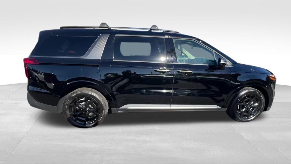 new 2026 Kia Carnival Hybrid car, priced at $58,185