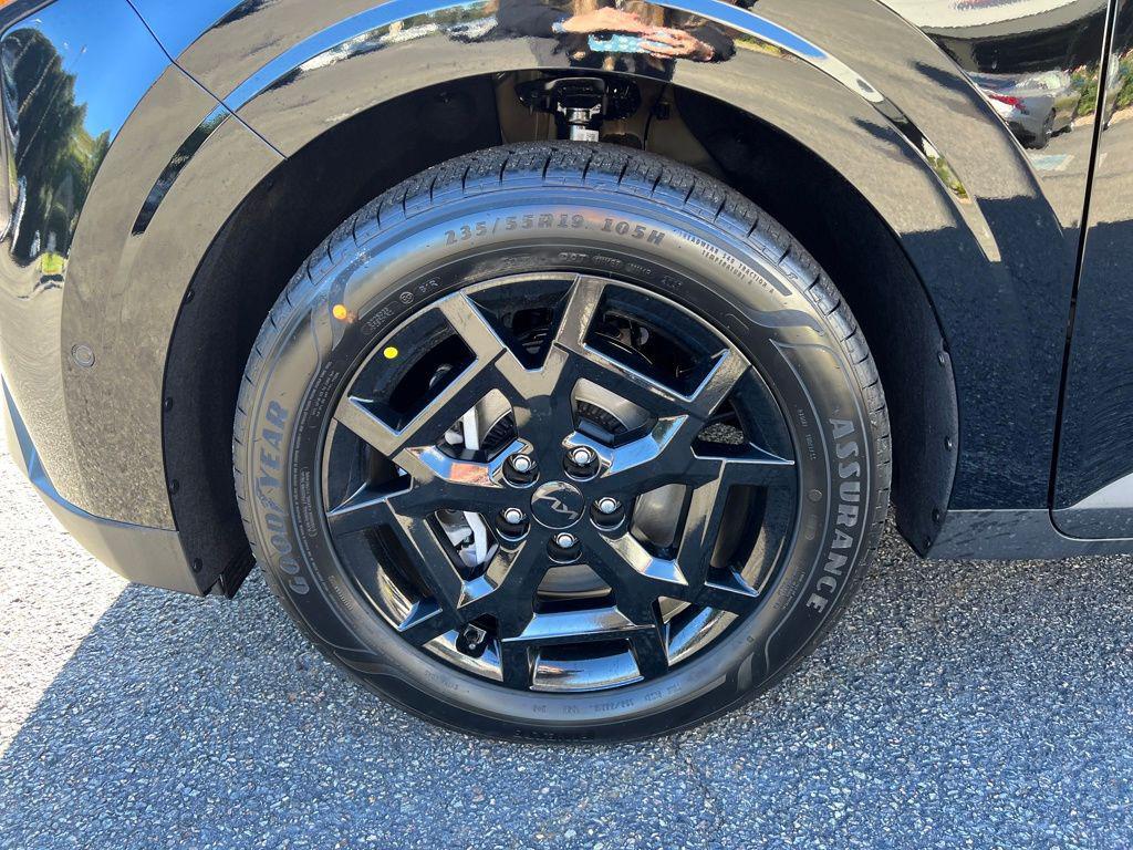 new 2026 Kia Carnival Hybrid car, priced at $58,185