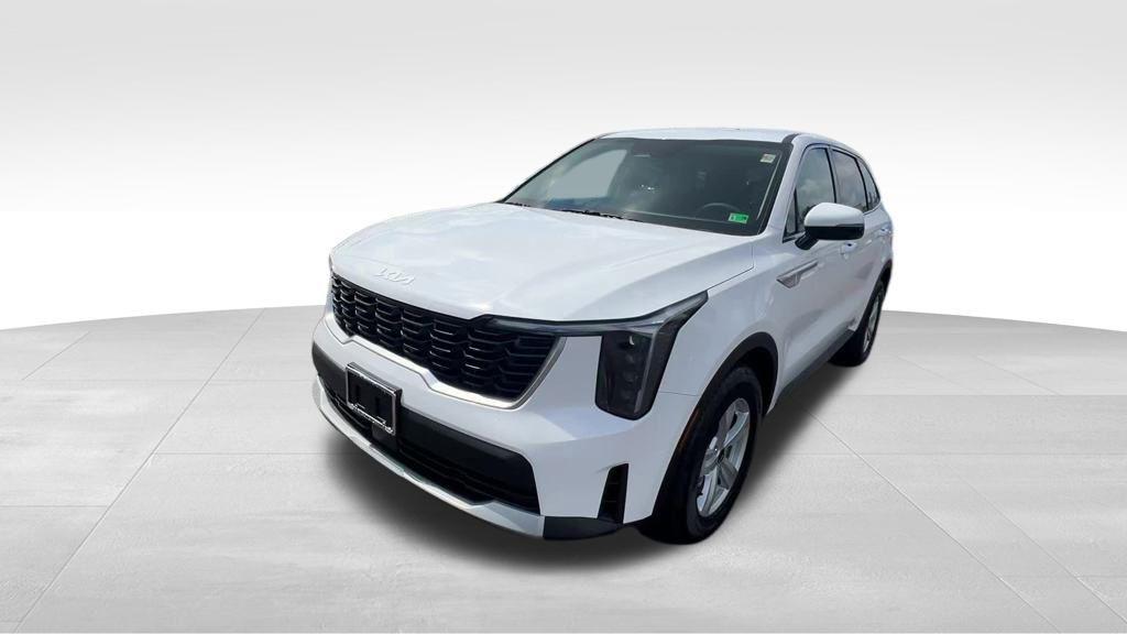 new 2025 Kia Sorento car, priced at $33,655