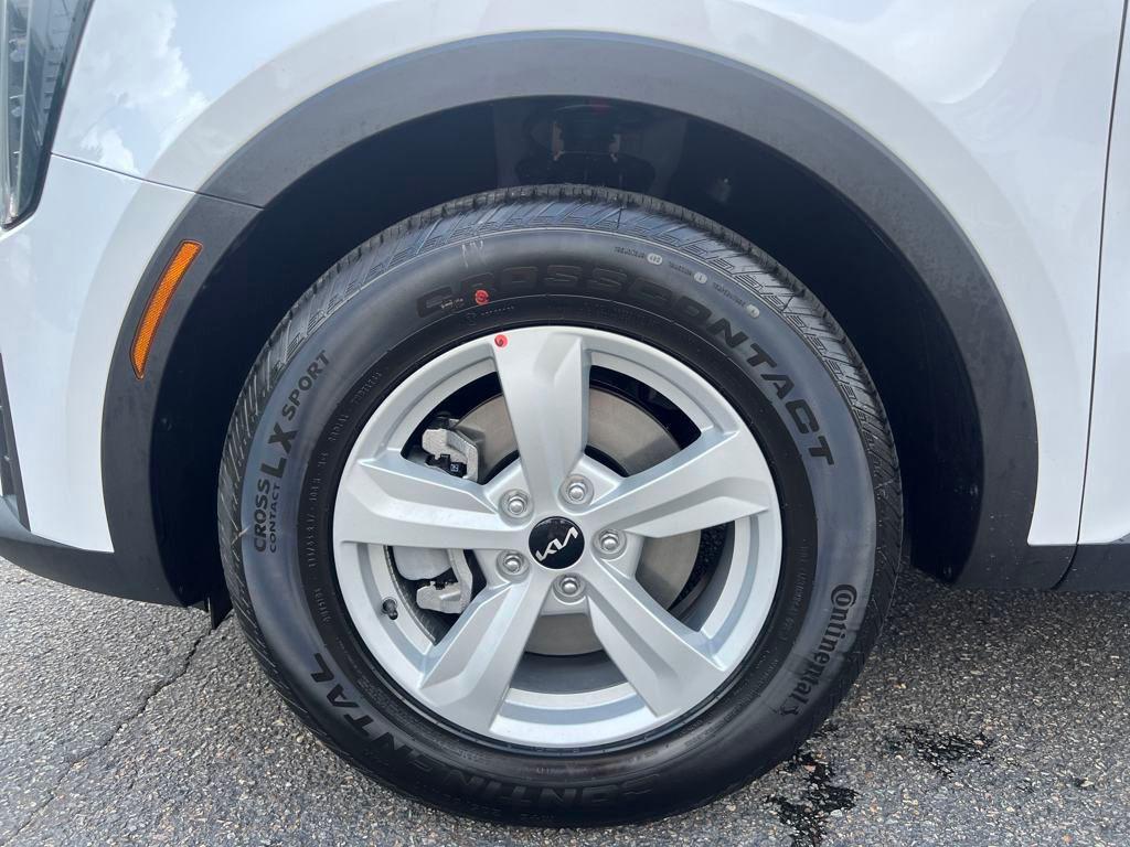 new 2025 Kia Sorento car, priced at $33,655