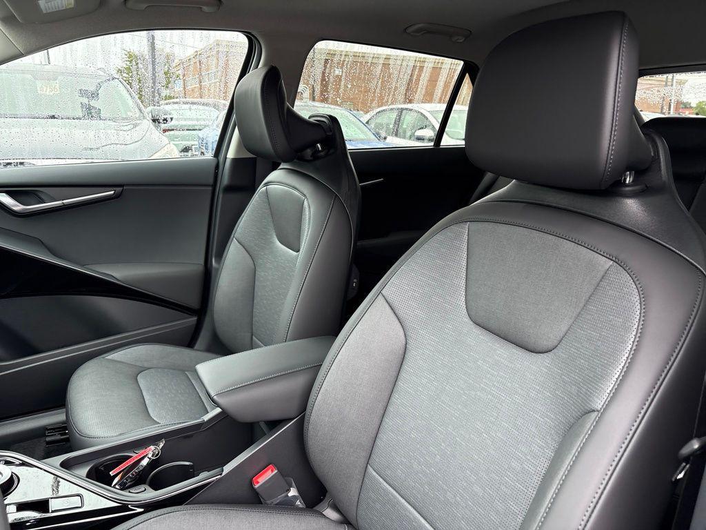 new 2025 Kia Niro EV car, priced at $36,705