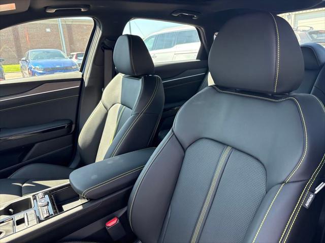 new 2025 Kia K5 car, priced at $38,285