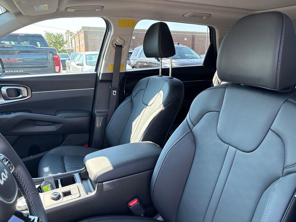 new 2025 Kia Sorento Hybrid car, priced at $45,410
