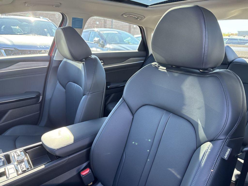 new 2025 Kia K5 car, priced at $35,755