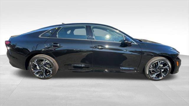 new 2025 Kia K5 car, priced at $30,265