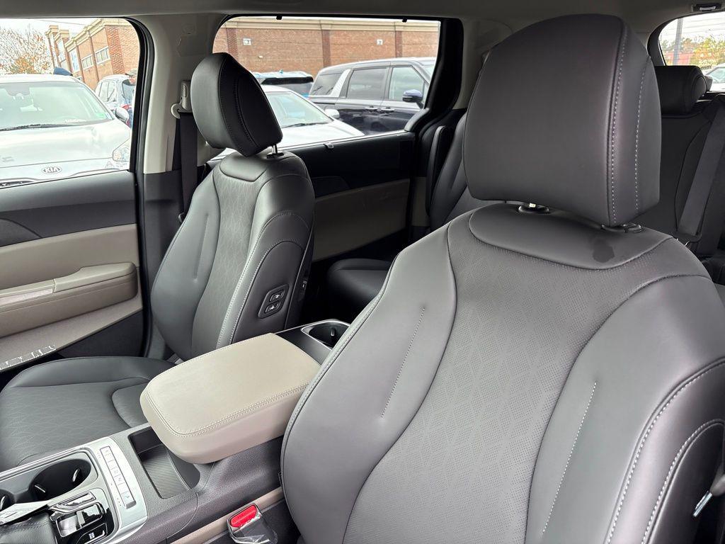 new 2026 Kia Carnival car, priced at $43,895