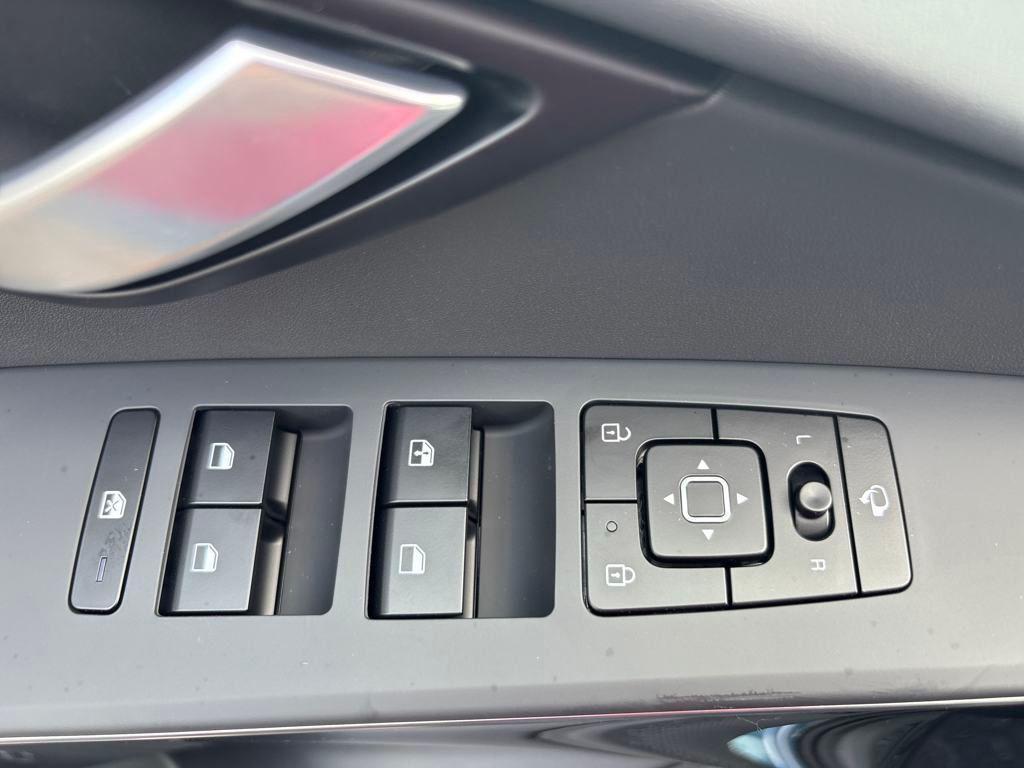 new 2025 Kia Niro car, priced at $32,870