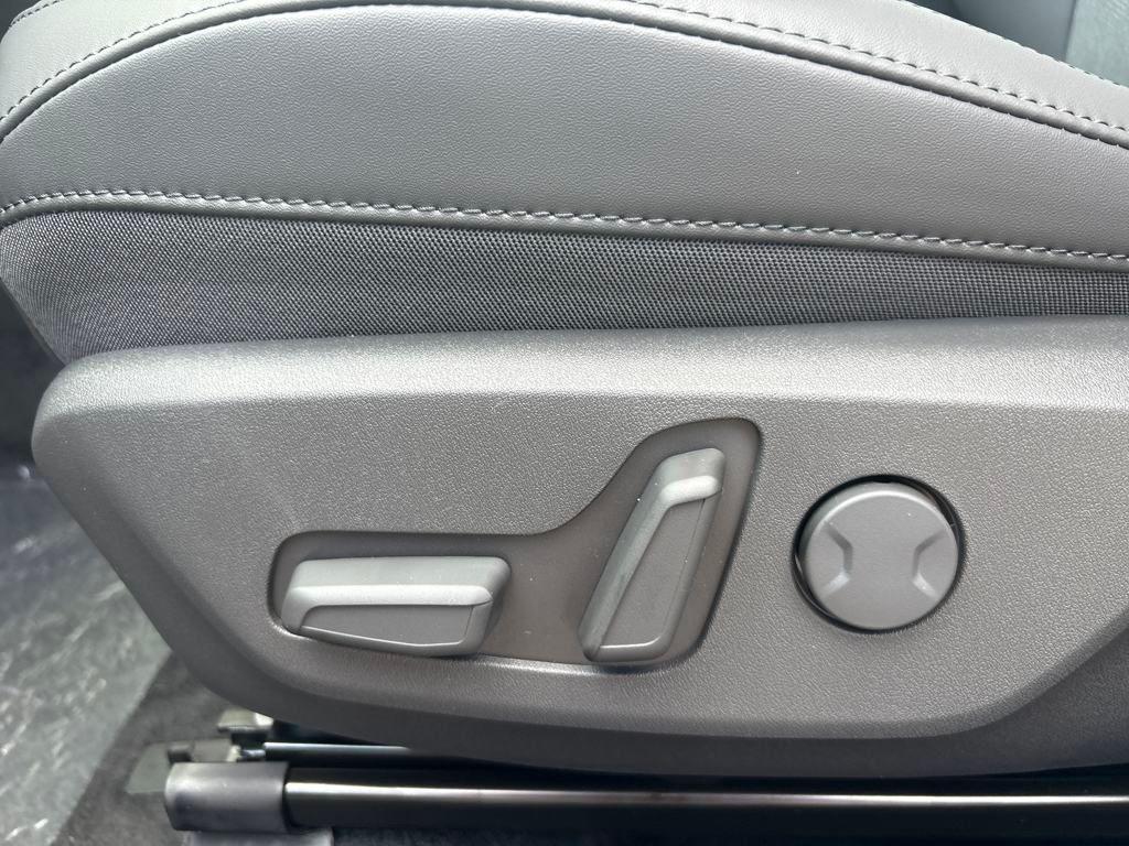 new 2025 Kia Niro car, priced at $32,870