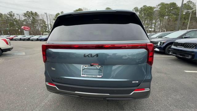 new 2025 Kia Carnival Hybrid car, priced at $51,605