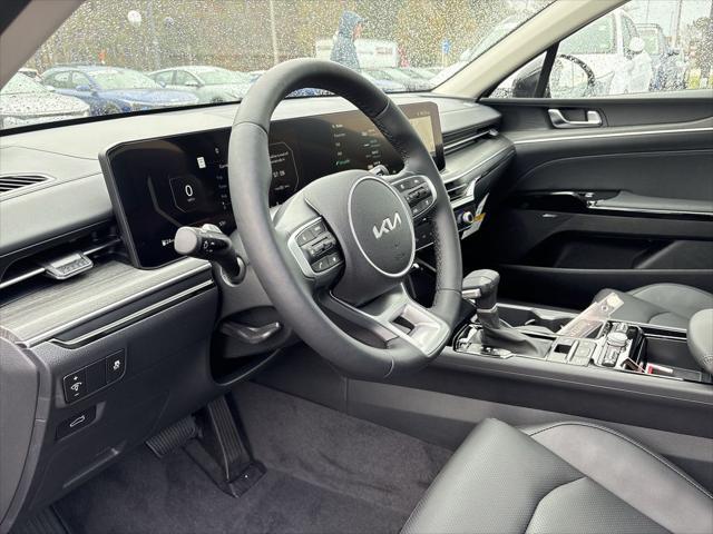 new 2025 Kia K5 car, priced at $35,295