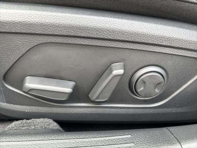 new 2025 Kia K5 car, priced at $35,295