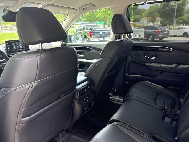 used 2025 Honda Pilot car, priced at $42,675