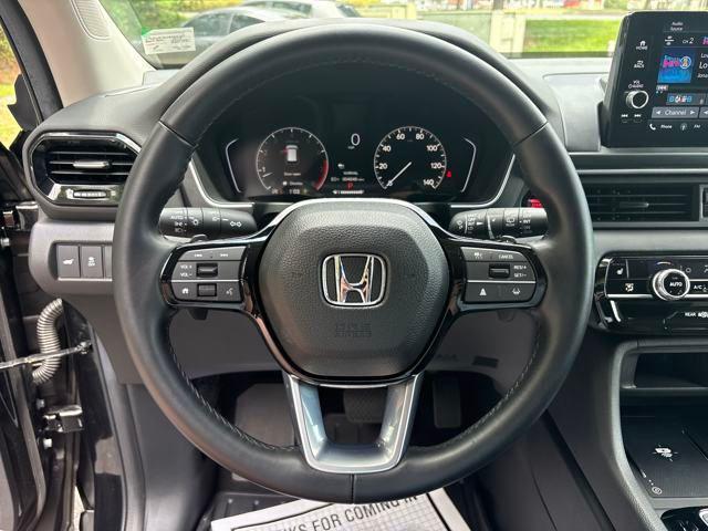 used 2025 Honda Pilot car, priced at $42,675