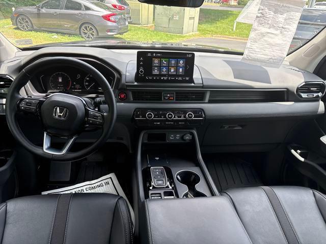 used 2025 Honda Pilot car, priced at $42,675