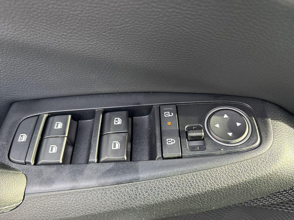 new 2025 Kia Seltos car, priced at $31,050