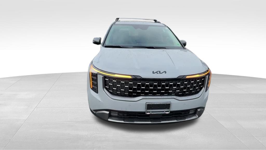 new 2026 Kia Carnival Hybrid car, priced at $58,625