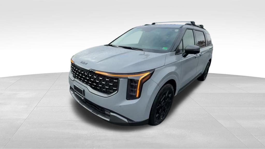 new 2026 Kia Carnival Hybrid car, priced at $58,625