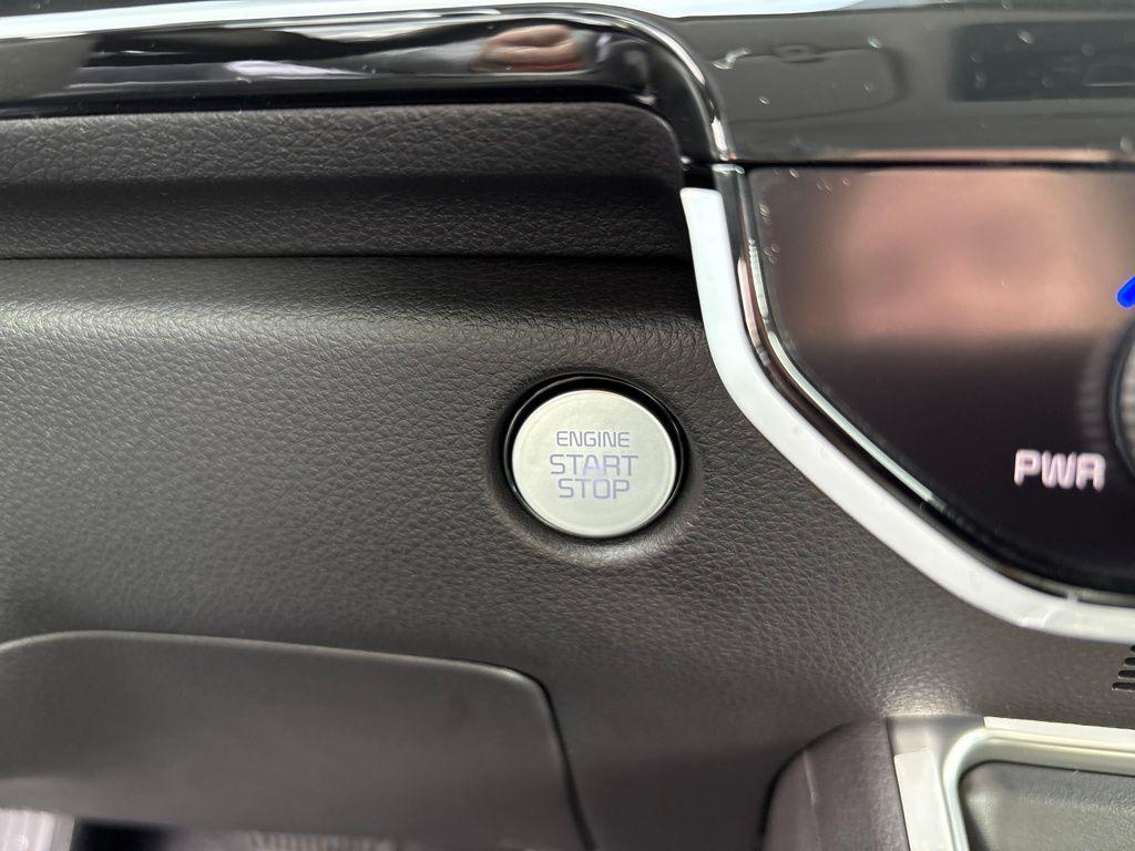 new 2026 Kia Carnival Hybrid car, priced at $58,625