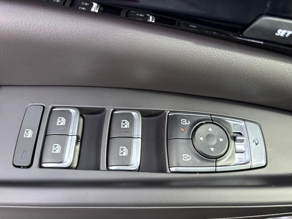 new 2026 Kia Carnival Hybrid car, priced at $58,625