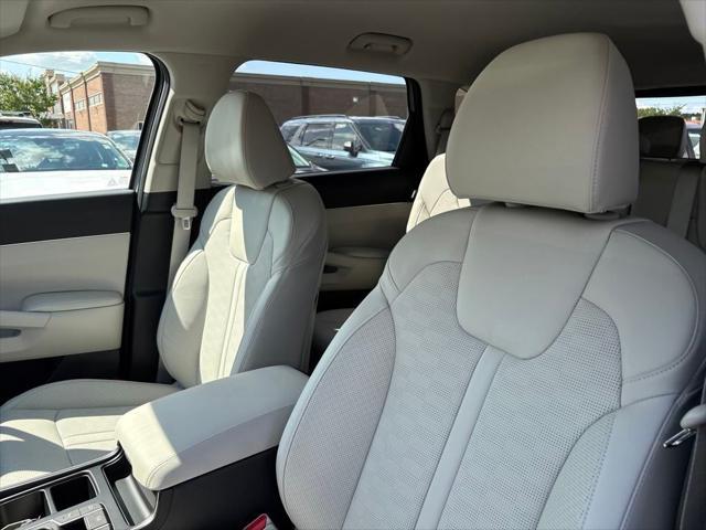 new 2025 Kia Sorento car, priced at $39,435