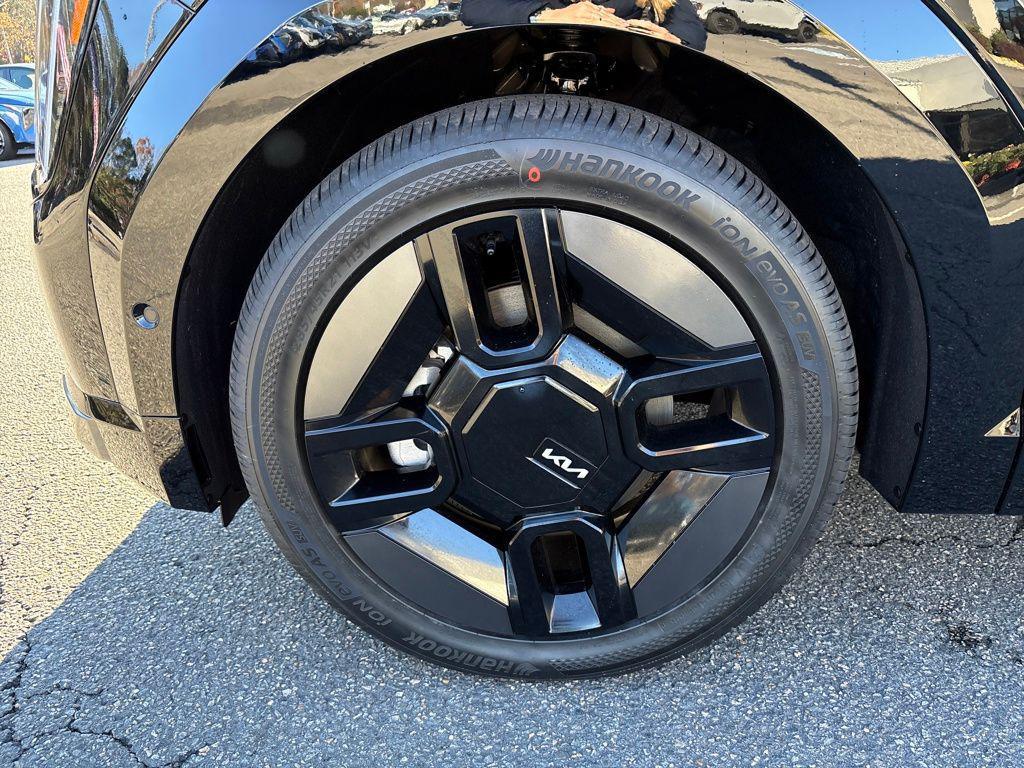 new 2026 Kia EV9 car, priced at $66,995