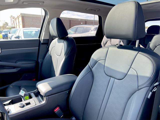 new 2025 Kia Sorento Hybrid car, priced at $44,430