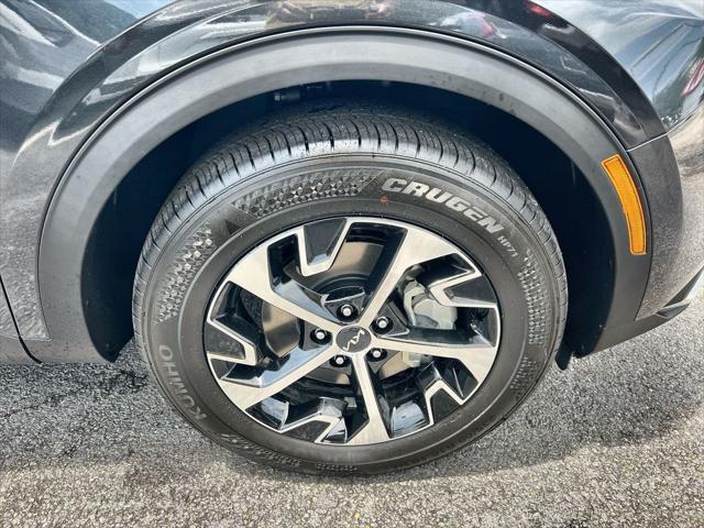 new 2025 Kia Sportage car, priced at $33,535