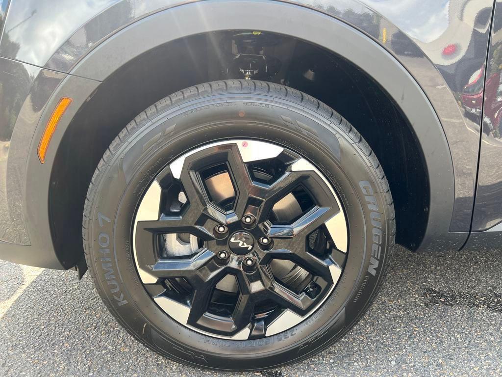 new 2025 Kia Sorento car, priced at $38,060
