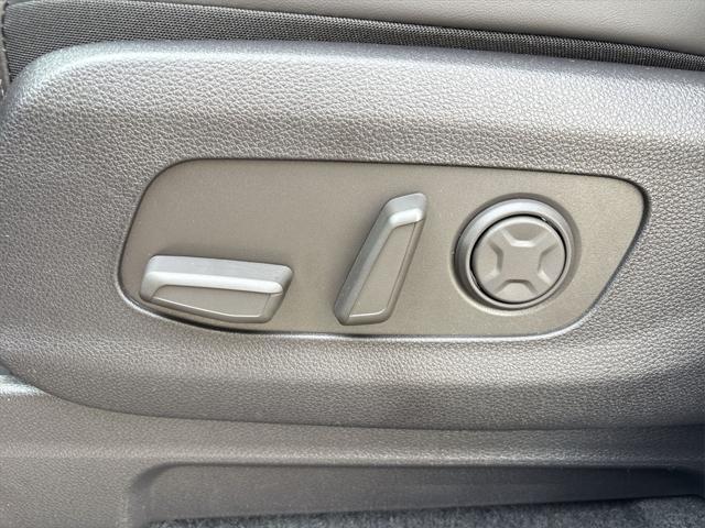 new 2025 Kia Carnival car, priced at $43,395