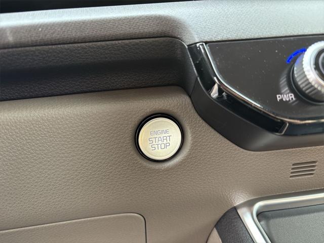 new 2025 Kia Carnival car, priced at $43,395