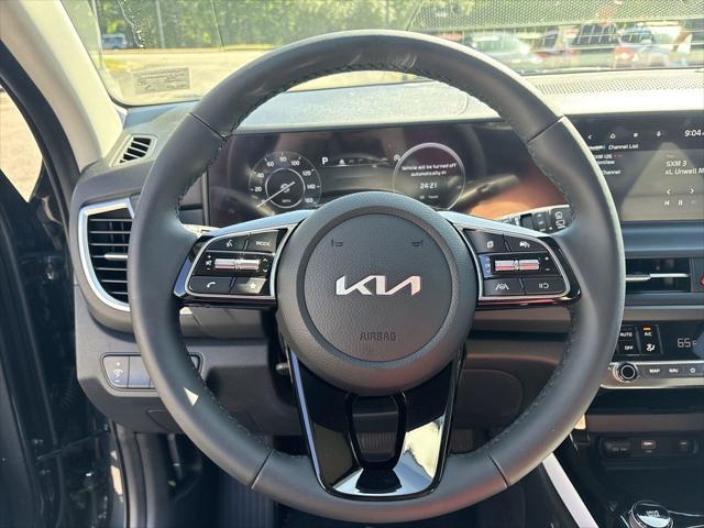 new 2025 Kia Seltos car, priced at $30,670
