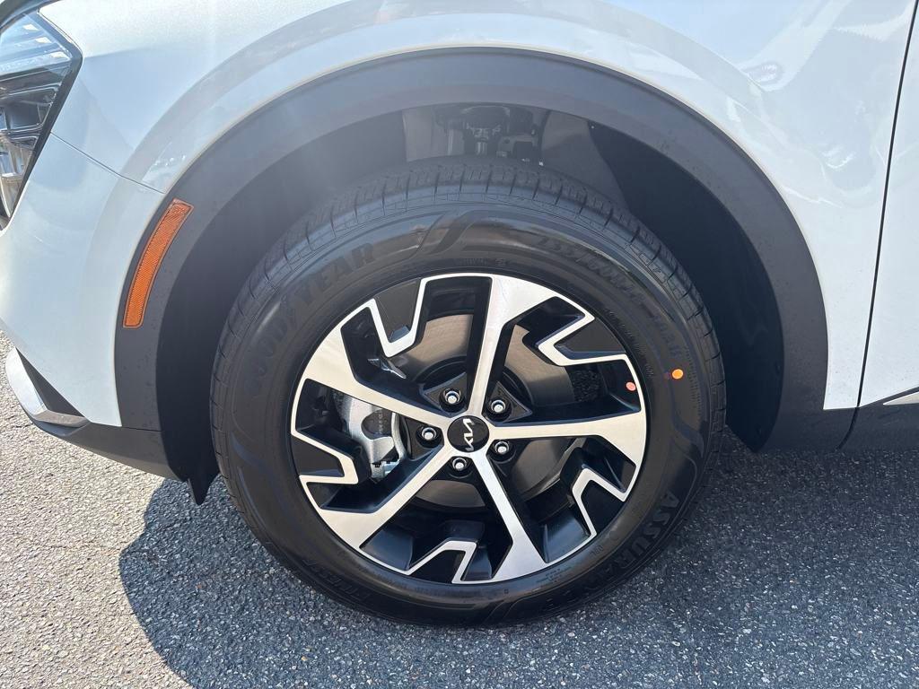 new 2025 Kia Sportage Hybrid car, priced at $33,990