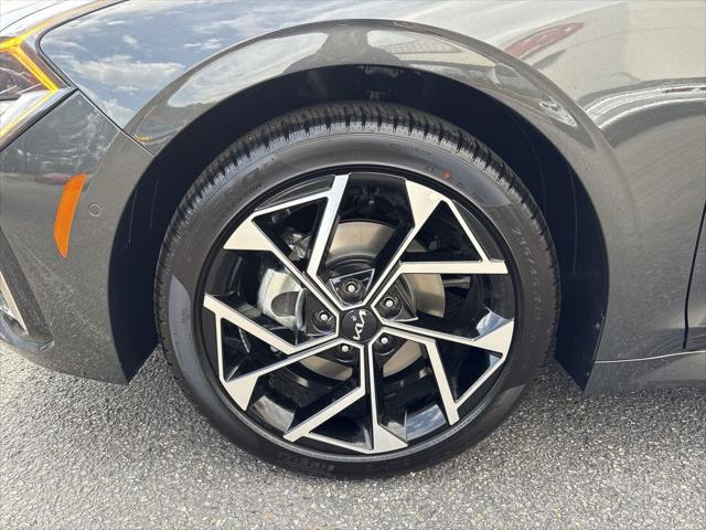 new 2025 Kia K5 car, priced at $35,295