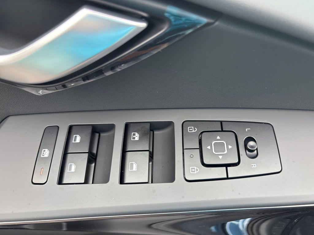 new 2025 Kia Niro car, priced at $31,195