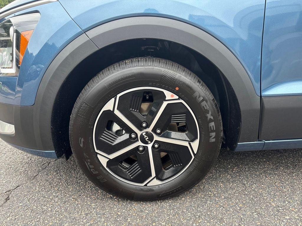 new 2025 Kia Niro car, priced at $31,195